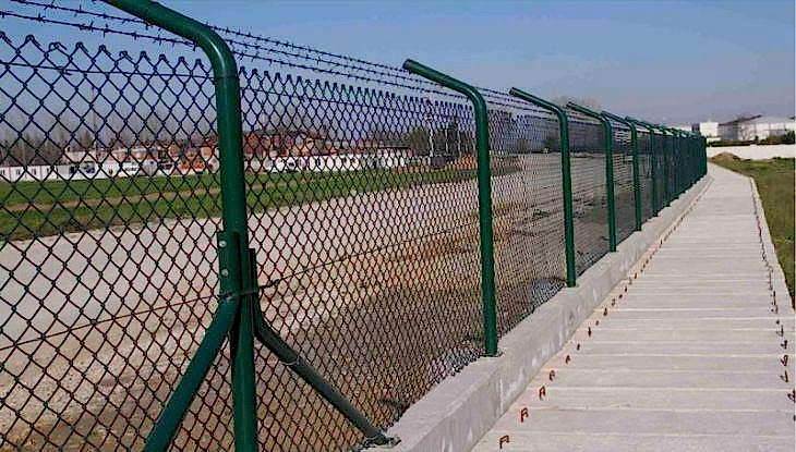 Boru Direkli Dikenli Tel Çit